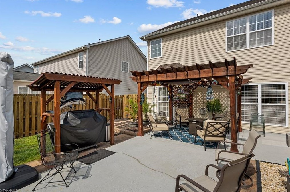 6816 Championship Dr, Whitsett, NC 27377