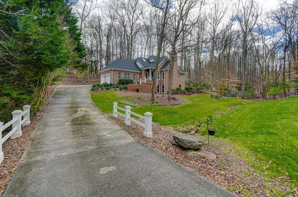 7720 Lasater Rd, Clemmons, NC 27012-8477