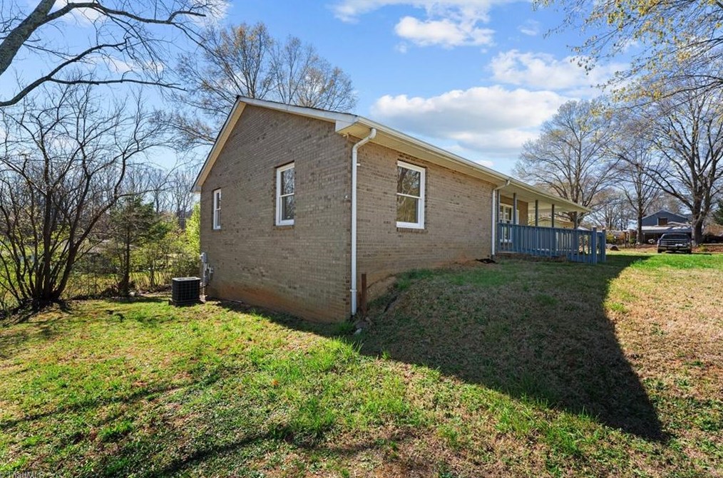 759 Summit Rd, Eden, NC 27288