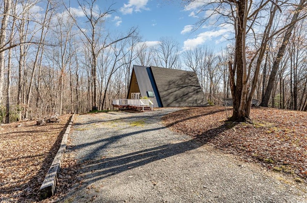1065 Danny Ln, Germanton, NC 27019-8316