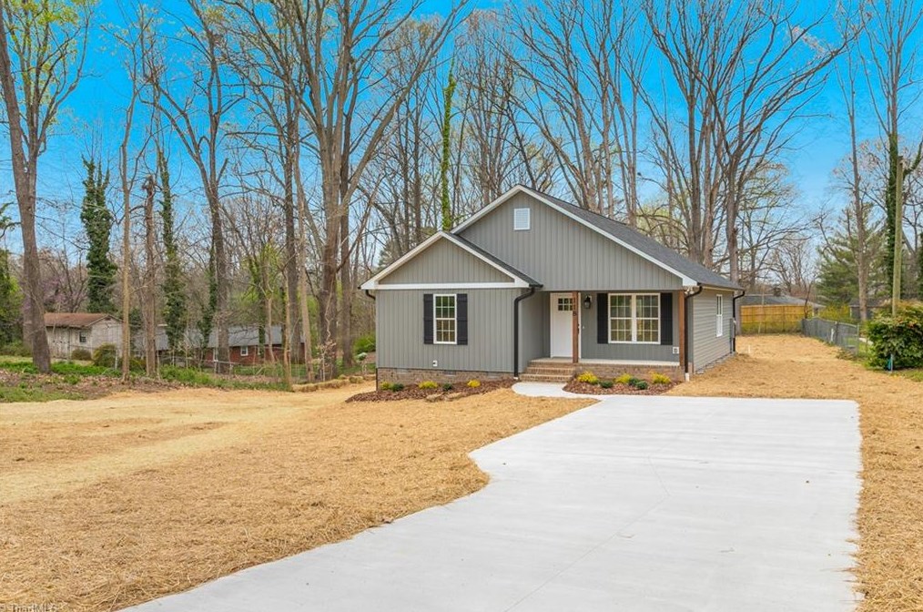 118 Park Ln, Lexington, NC 27292-5531