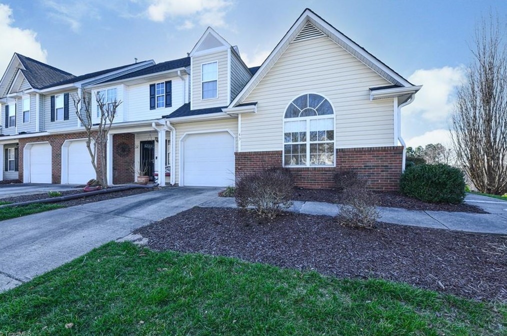 43 Cambridge Oak Cir, Greensboro, NC 27410