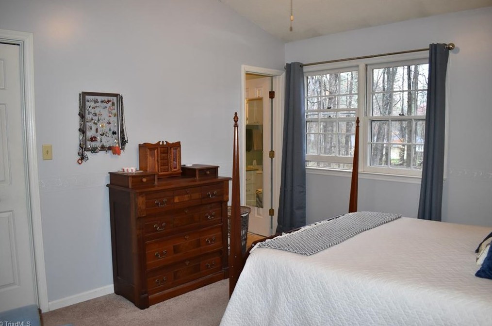 1123 Pepper Hill Rd, Greensboro NC  27407-2837 exterior