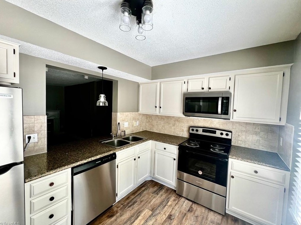 4207 Baylor St, Greensboro NC  27455-2560 exterior