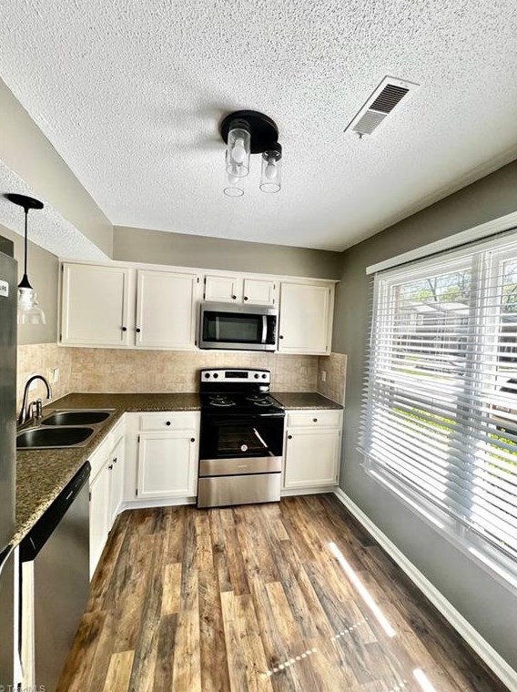 4207 Baylor St, Greensboro NC  27455-2560 exterior