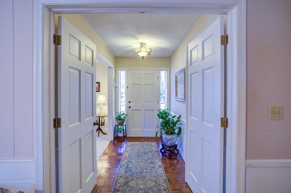 1935 Landover Dr, Clemmons, NC 27012-9217