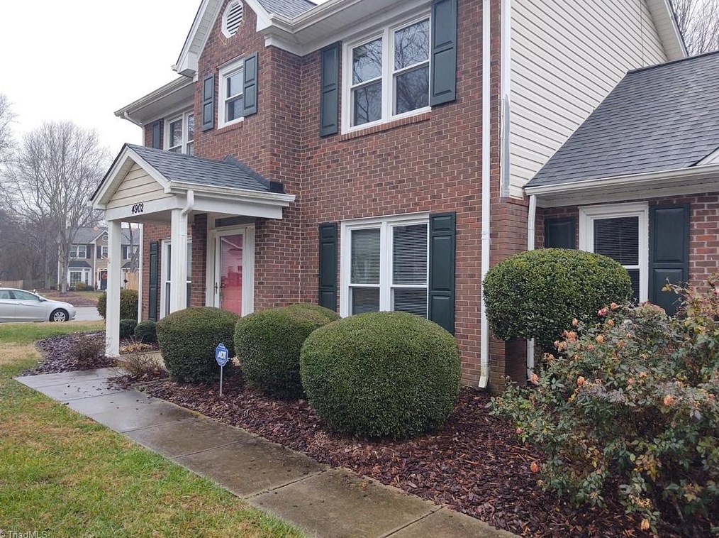 4902 White Horse Dr, Greensboro, NC 27410
