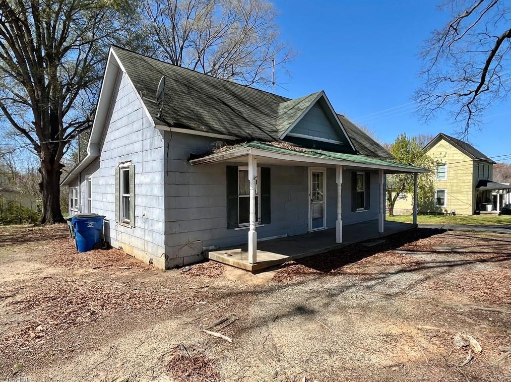 321 Wood St, Gibsonville, NC 27249-2552