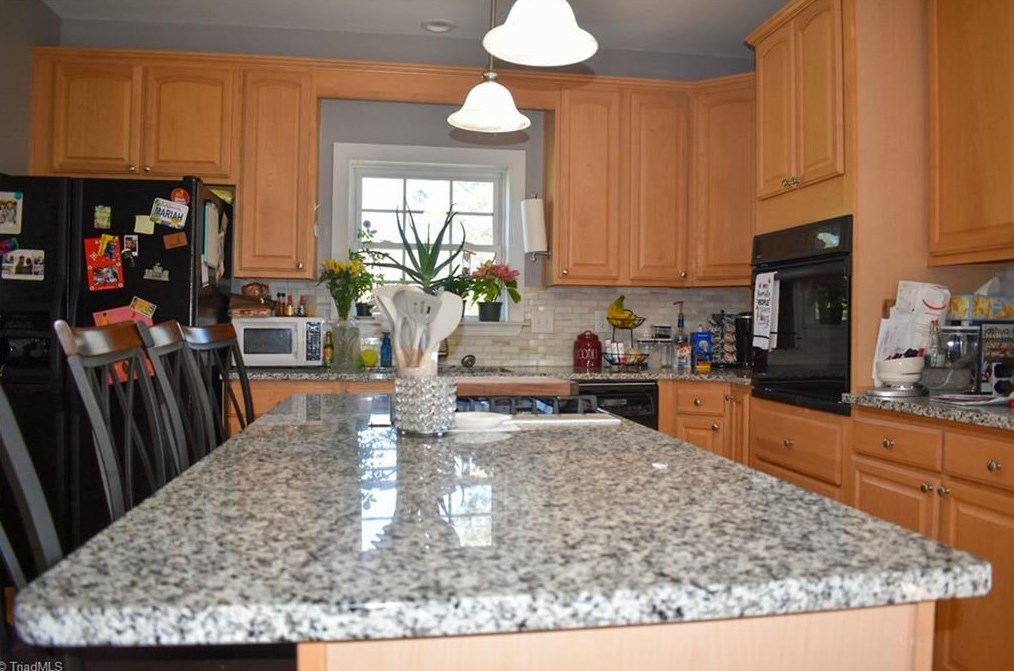 7023 Nc Highway 150, Lexington NC  27295-5274 exterior