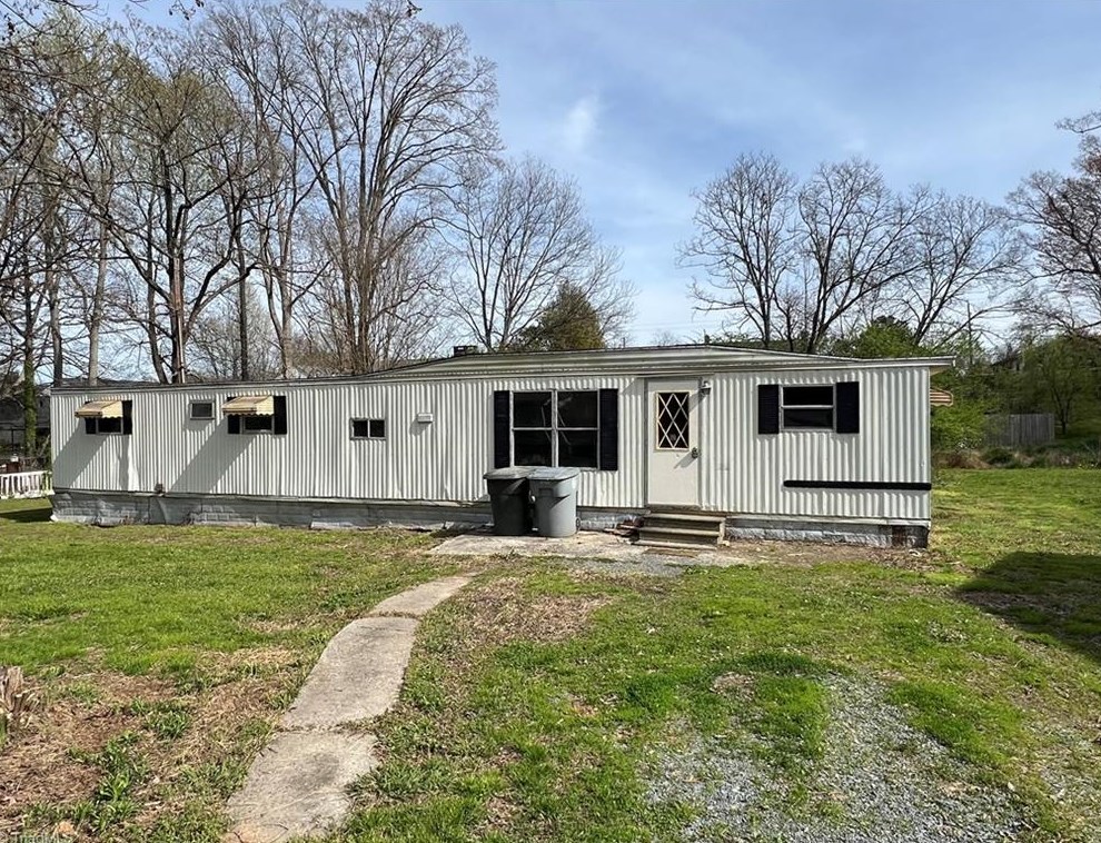 224 Roseboro Dr, Asheboro, NC 27203-3755