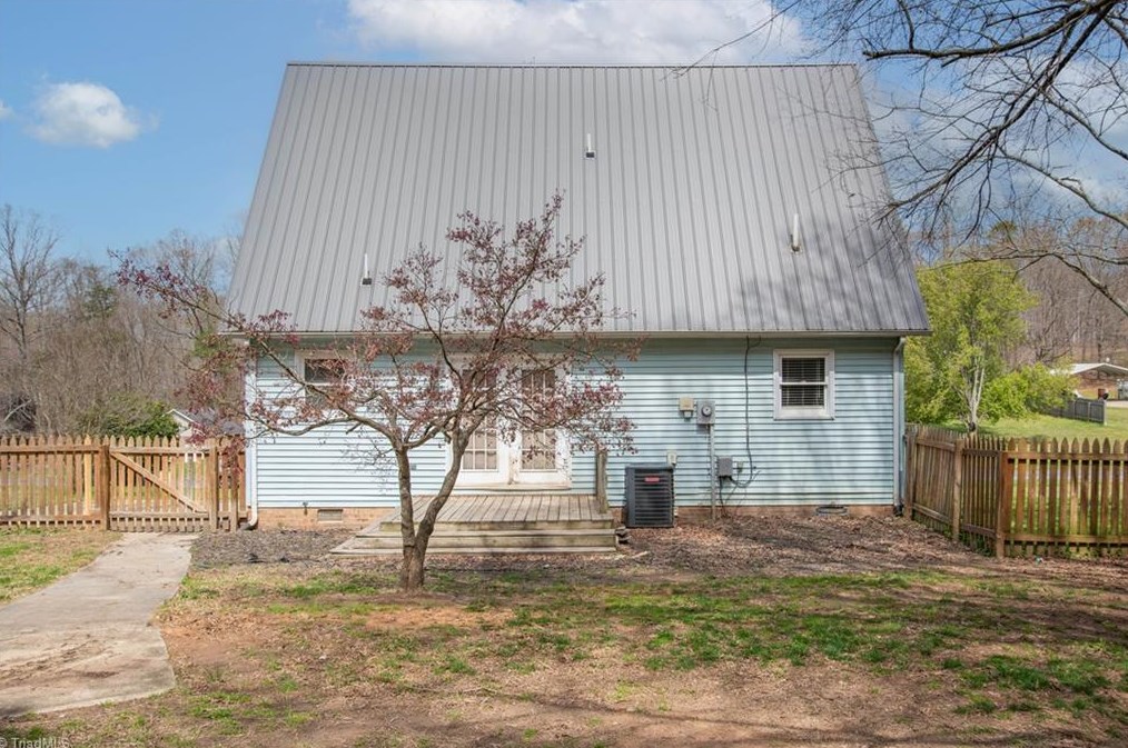 219 Greenview Ln, Linwood, NC 27299-9087