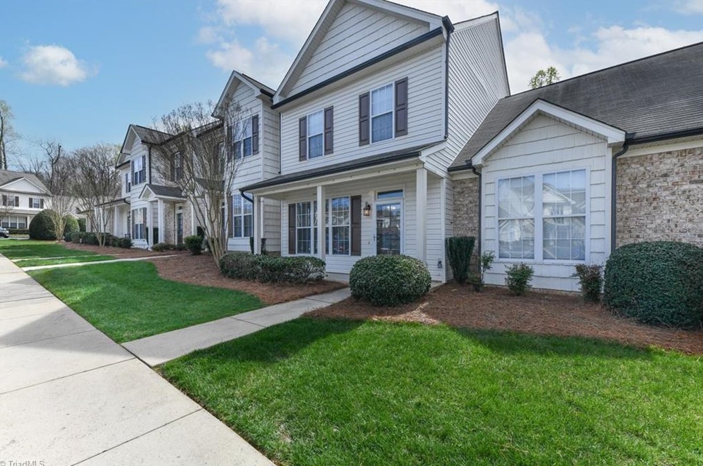 10 Abelia Ct, Greensboro, NC 27455