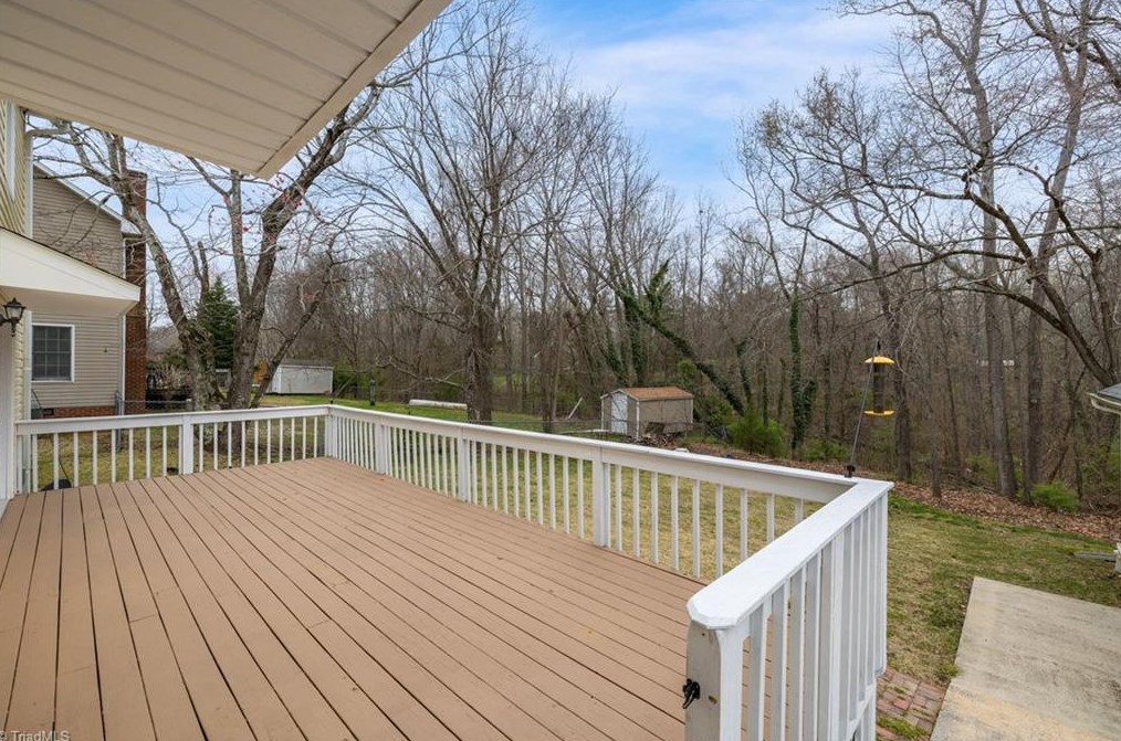 307 Ridgeland Dr, High Point NC  27262-8329 exterior