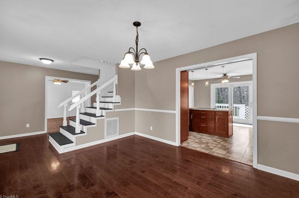 307 Ridgeland Dr, High Point NC  27262-8329 exterior