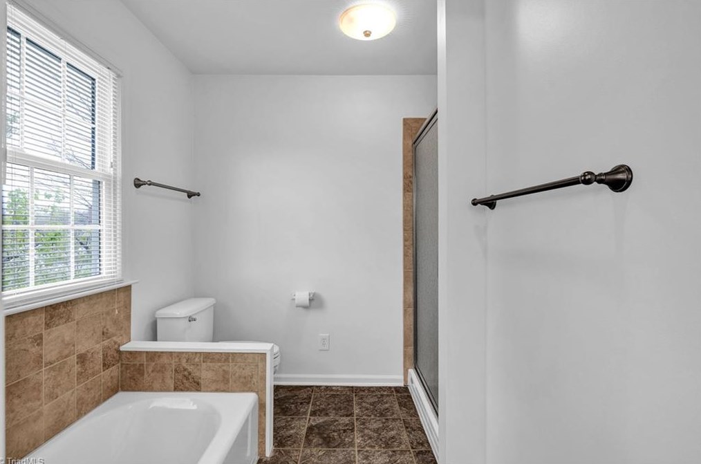 307 Ridgeland Dr, High Point NC  27262-8329 exterior