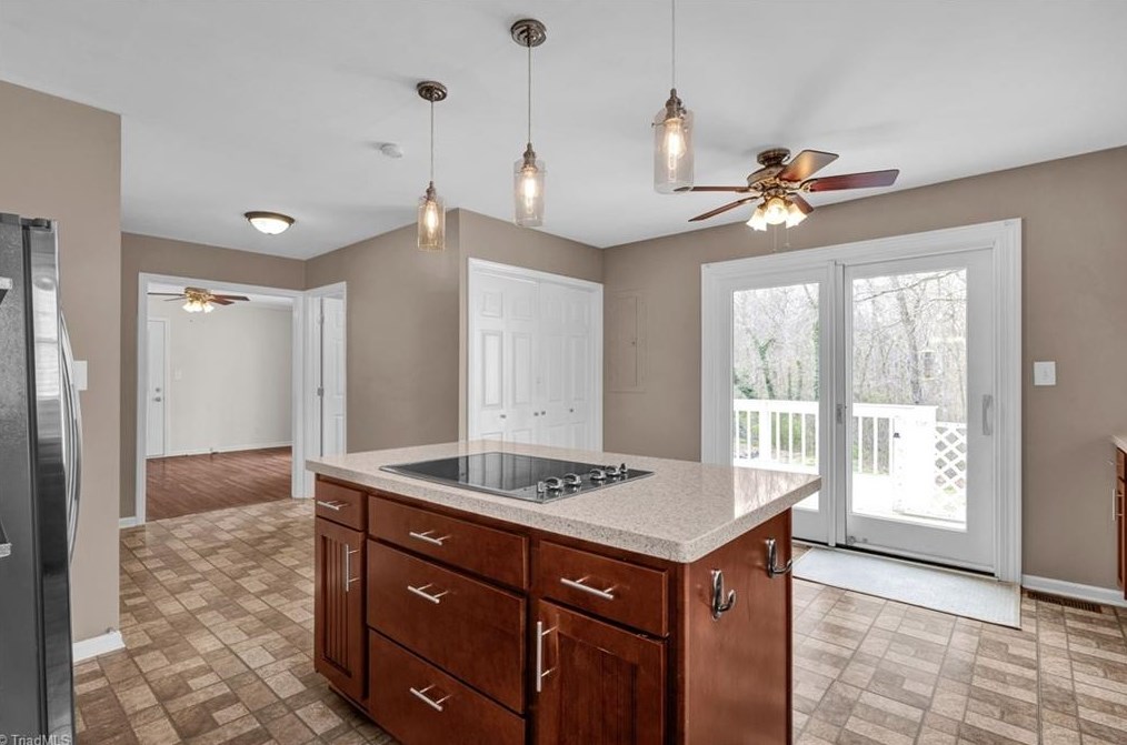 307 Ridgeland Dr, High Point NC  27262-8329 exterior