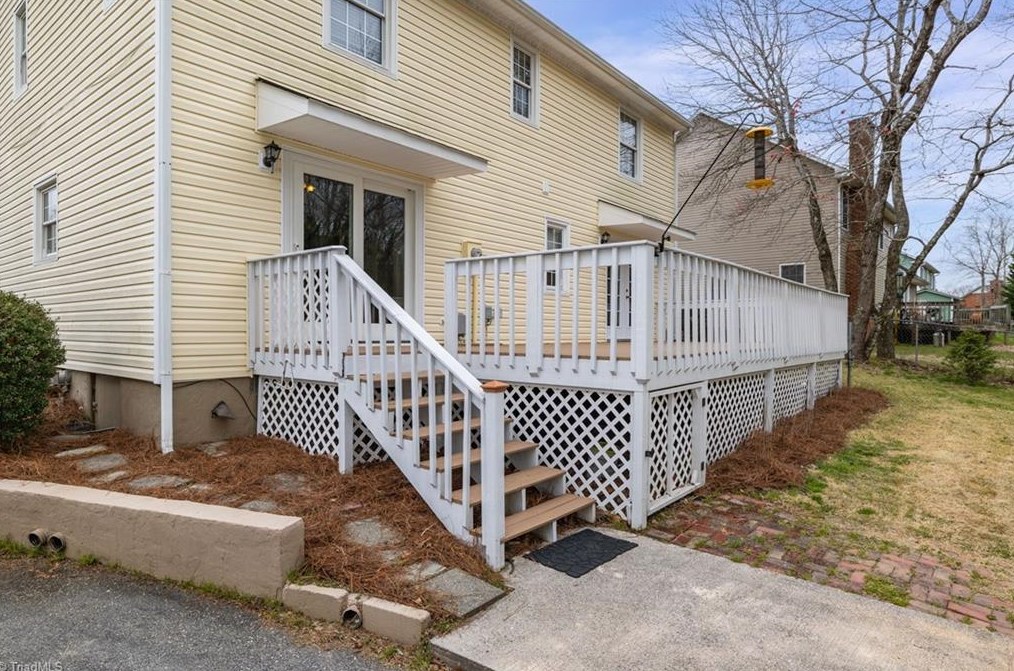 307 Ridgeland Dr, High Point NC  27262-8329 exterior