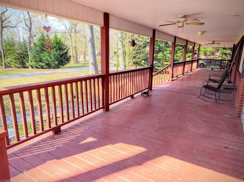 3624 Shady Lawn Ct, High Point NC  27263-8027 exterior