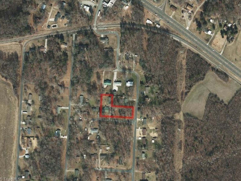 3624 Shady Lawn Ct, High Point NC  27263-8027 exterior
