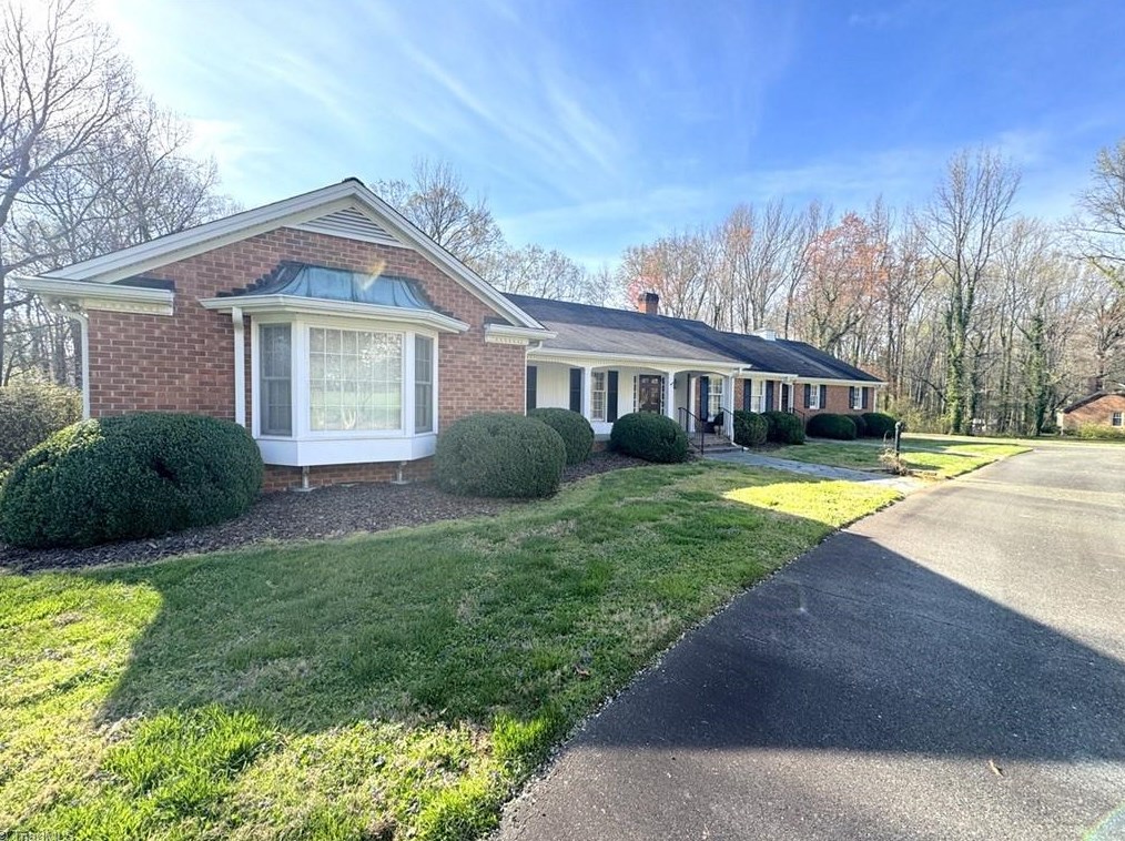 2036 Nottingham Ln, Burlington, NC 27215