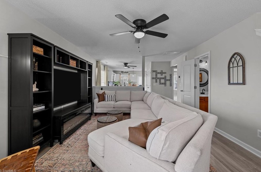7354 Colleen Park Dr, Whitsett, NC 27377