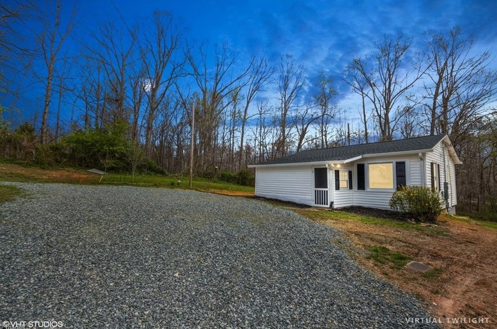 170 Moore Ln, Thomasville NC  27360-7317 exterior