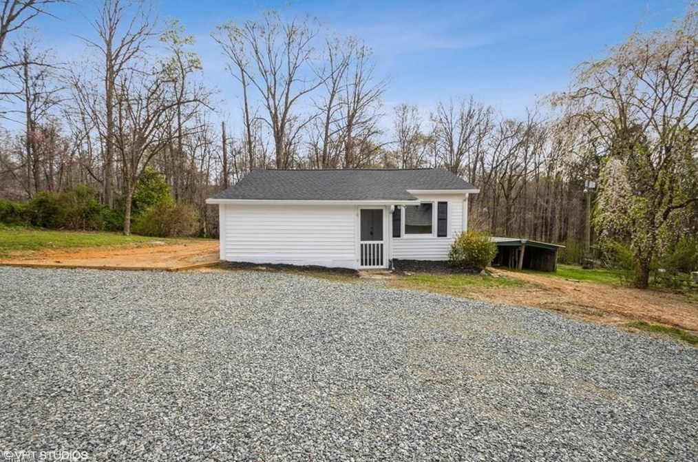 170 Moore Ln, Thomasville NC  27360-7317 exterior