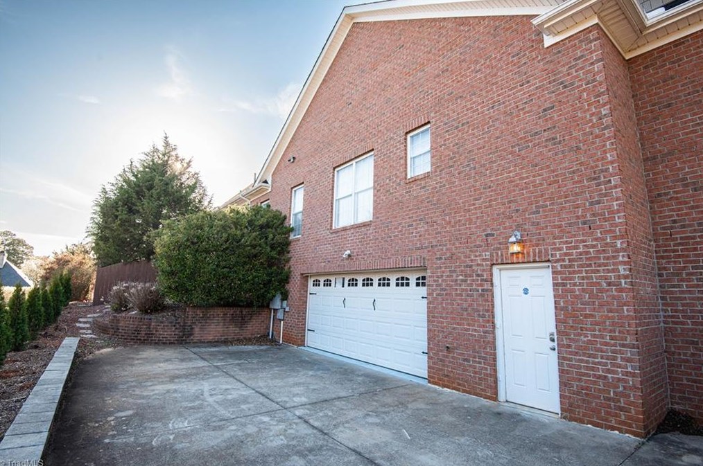 5409 Williams Place Ct, Winston Salem, NC 27106-8712