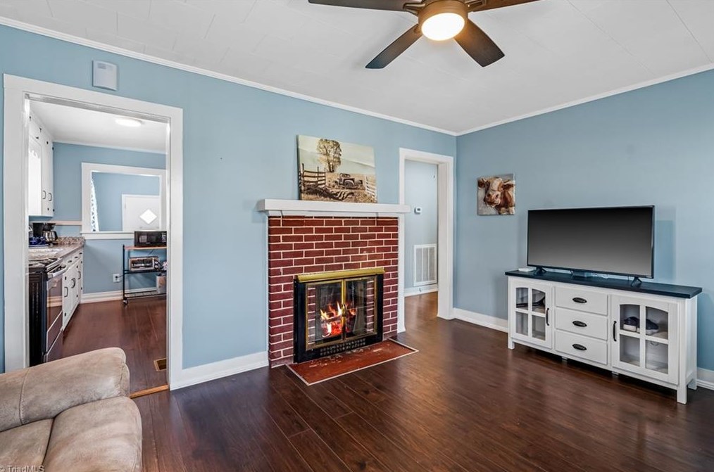 1115 Graham St, Burlington NC  27215-6145 exterior