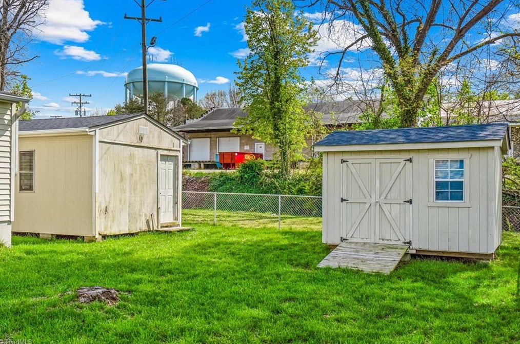 1115 Graham St, Burlington NC  27215-6145 exterior