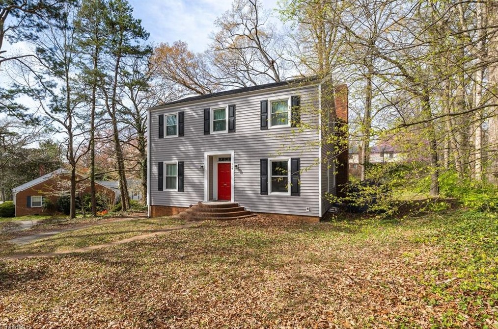 107 Kathland Ave, Thomasville, NC 27360