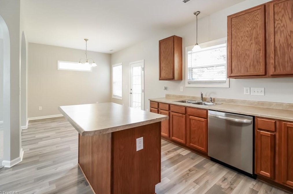 410 Mourning Dove Ct, Mebane, NC 27302