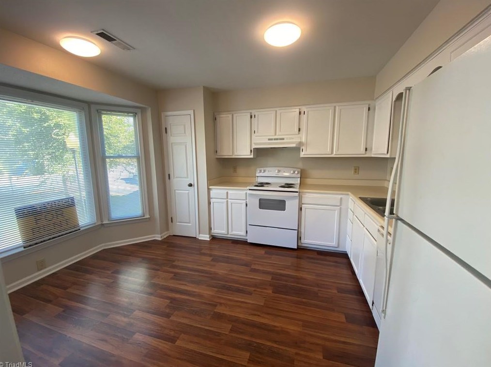 347 E Montcastle Dr #a, Greensboro, NC