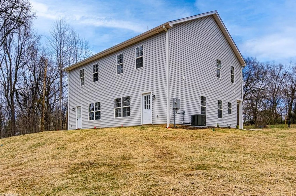 1209 Lombardy St, Greensboro, NC 27405