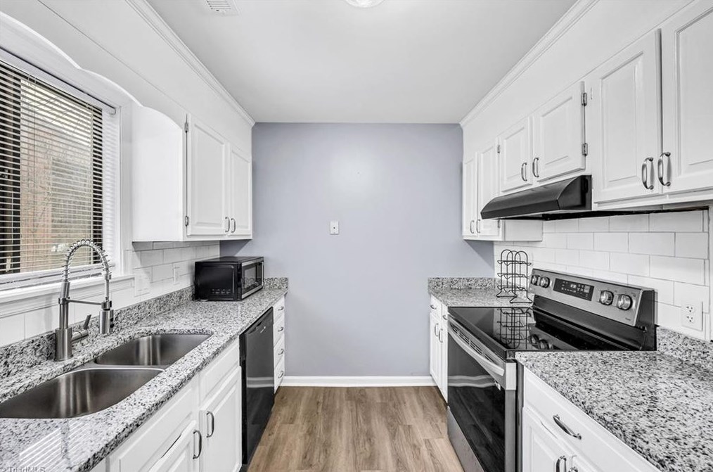 104 Cloister Oaks Cir, Winston Salem, NC 27127