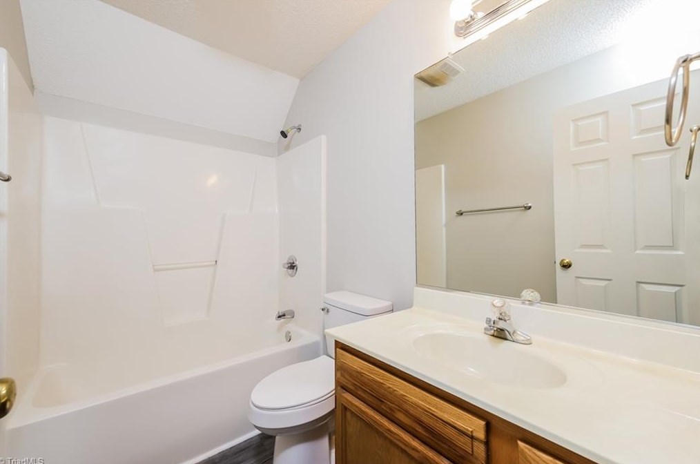 4940 Bridgton Place Dr, Winston Salem NC  27127-7000 exterior