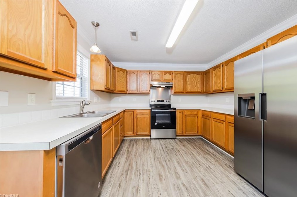 4940 Bridgton Place Dr, Winston Salem NC  27127-7000 exterior
