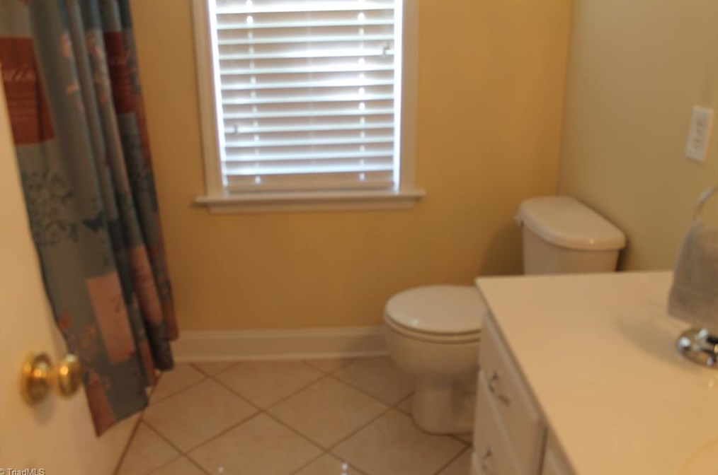 14 Roselynn Ln, Thomasville NC  27360-7638 exterior