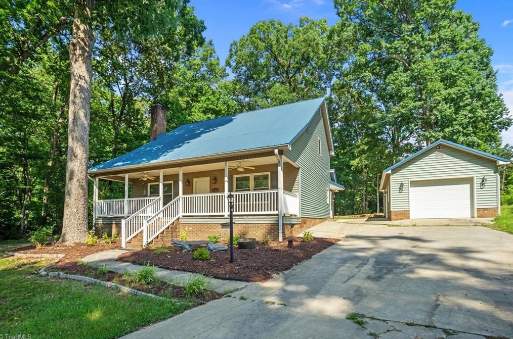 338 Heritage Manor Cir, Lexington, NC 27295-7860