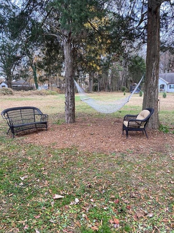 138 Albertson Rd, Thomasville NC  27360-8984 exterior