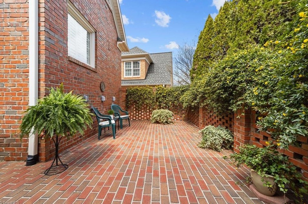 5010 Bearberry Point, Greensboro, NC 27455