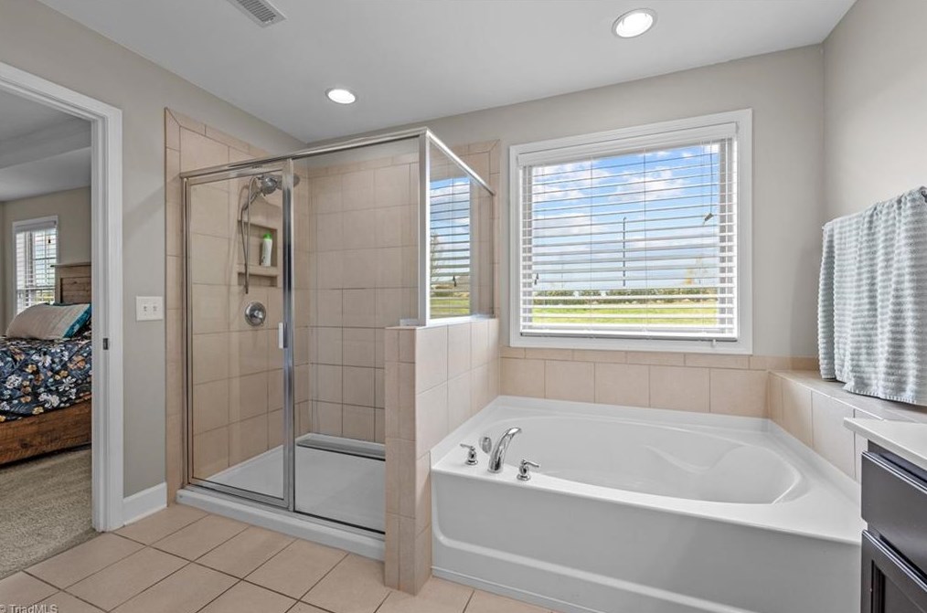 1219 Lael Forest Trl, Burlington NC  27215 exterior