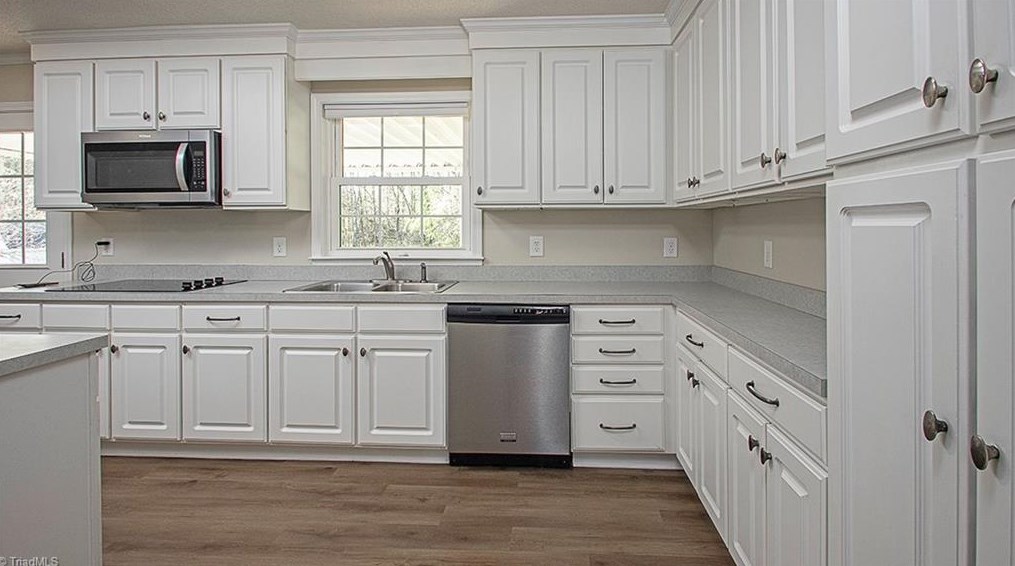 237 Linville Springs Rd, Kernersville NC  27284-2325 exterior