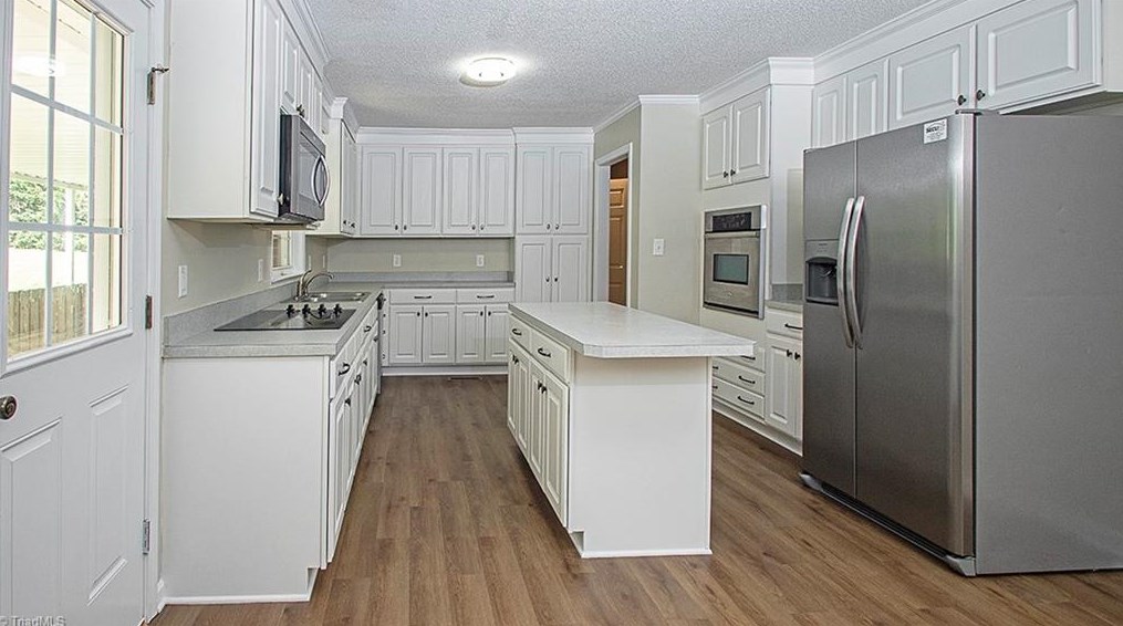 237 Linville Springs Rd, Kernersville NC  27284-2325 exterior