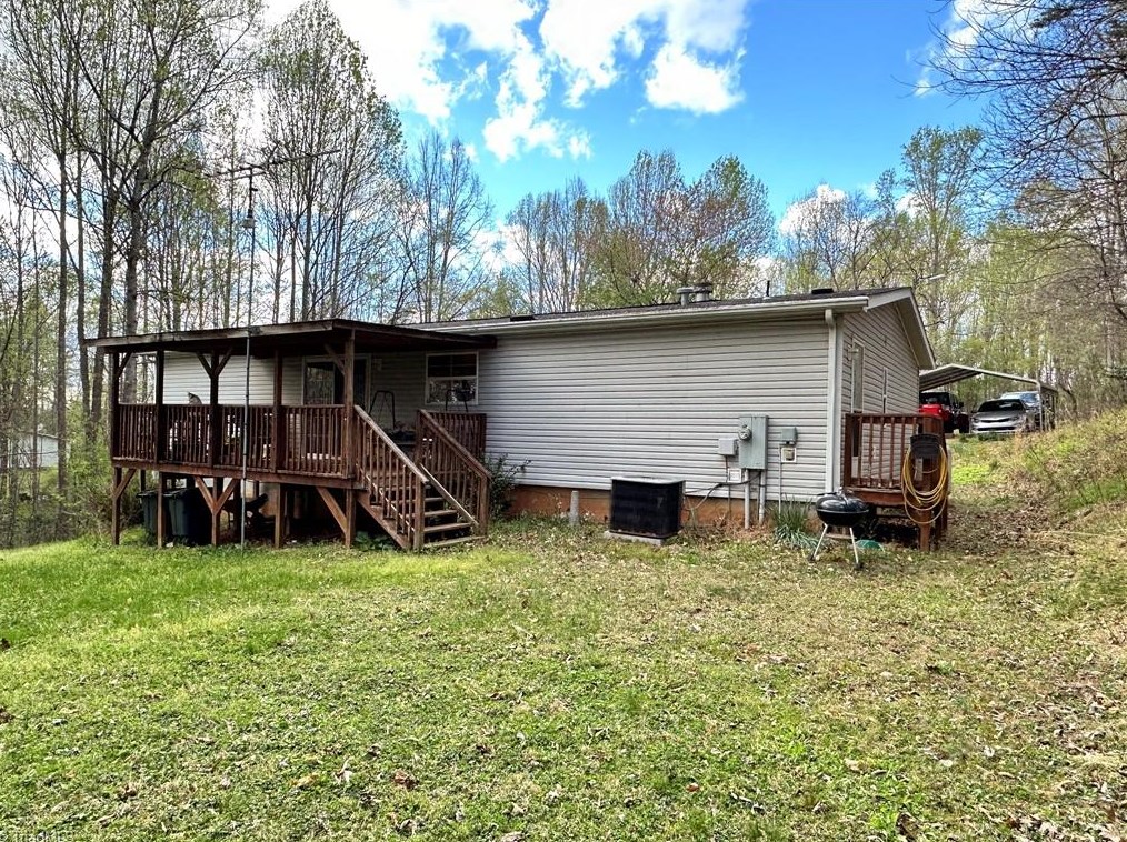 4529 Sandy Berry Rd, Jonesville, NC 28642-9220
