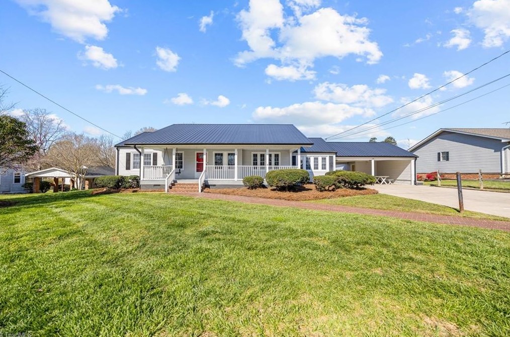 108 Hillside Dr, Thomasville, NC 27360