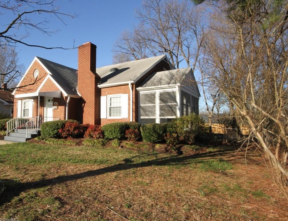 1617 Davis St, Burlington NC  27215-2004 exterior