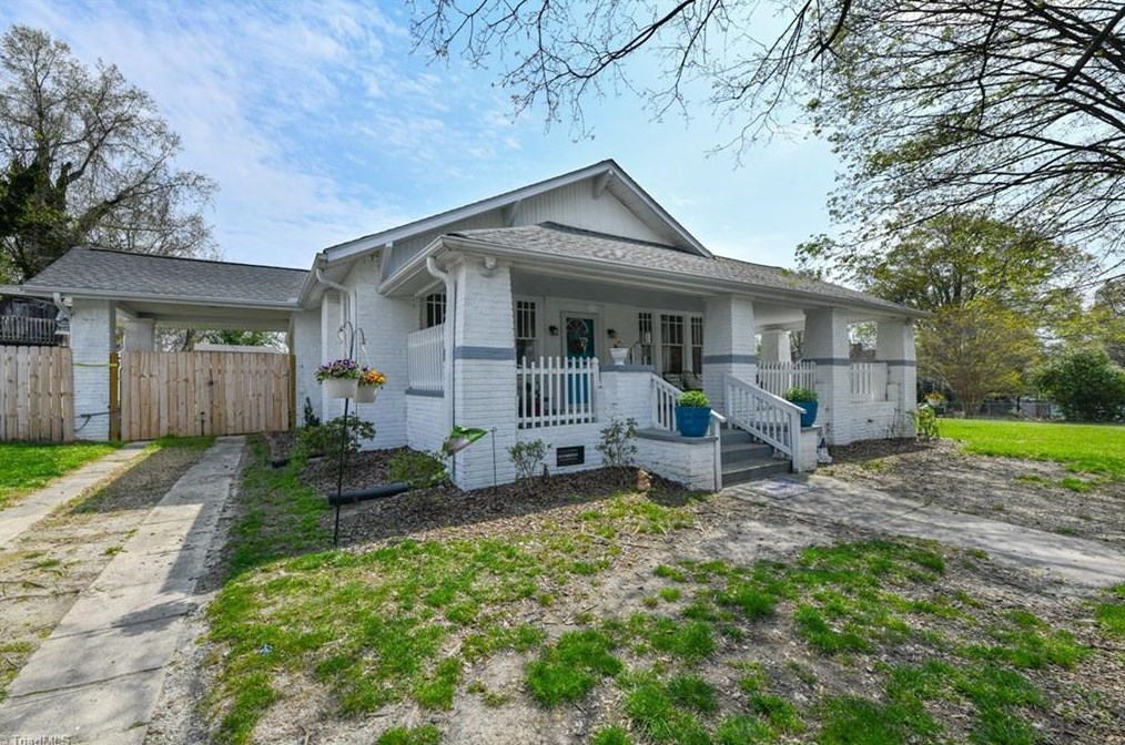 17 Cramer St, Thomasville, NC 27360