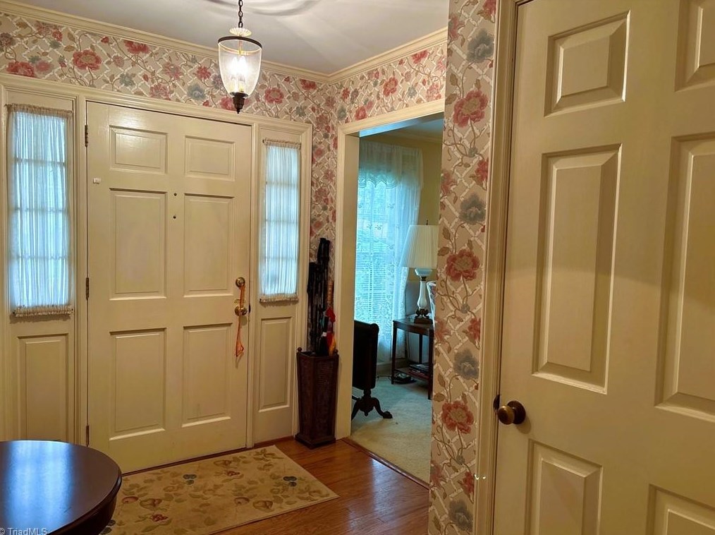 1002 Somerset Pl, Greensboro, NC 27410-3650