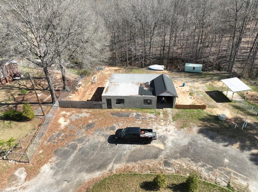 1251 Baux Mountain Rd, Germanton, NC 27019-8205